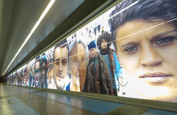  Metro istasyonu'na Napoli modern ve yaratıcı tasarım 