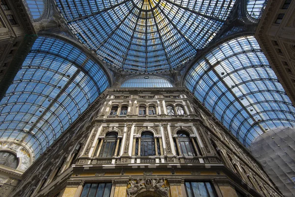 Telhado de vidro de Galleria Umberto I em Nápoles, Itália — Fotografia de Stock