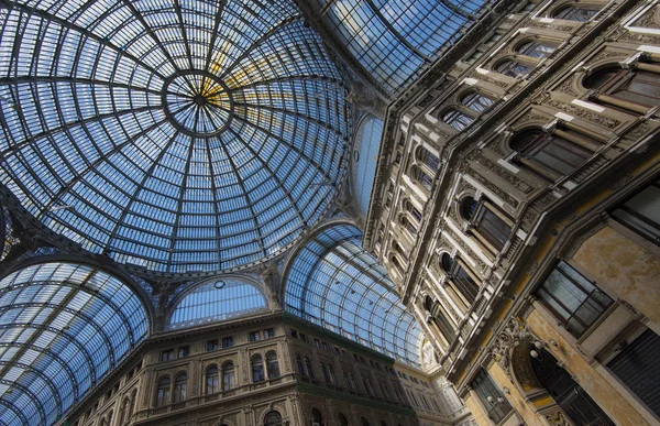 Telhado de vidro de Galleria Umberto I em Nápoles, Itália — Fotografia de Stock