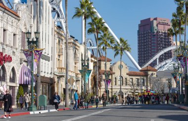 İnsanlar Osaka Universal Studios tarafından genel bir park 