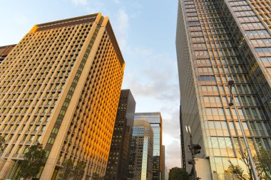 Tokyo şehir manzara ile akşam modern binalar