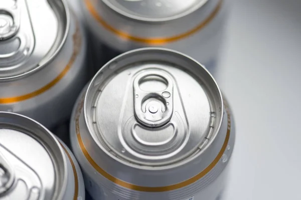 Grupo de latas de aluminio con cerveza —  Fotos de Stock