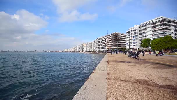 Utsikt över Thessaloniki från toppen av Vita tornet, vallen i Thessaloniki — Stockvideo