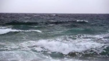 Yağmur fırtınası denize, Denizi üzerinde fırtına