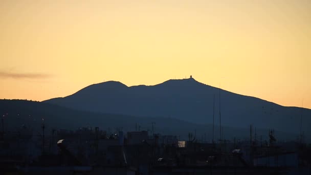 Salida del sol sobre la montaña en Grecia — Vídeos de Stock