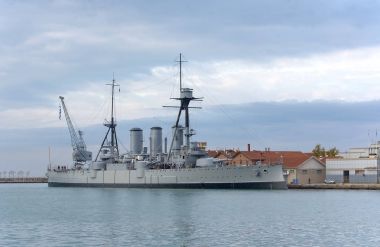 Yunan kruvazör Georgios Averof Selanik bağlantı noktası 13 Kasım tarihinde demirledi. 2017 yılında Yunanistan