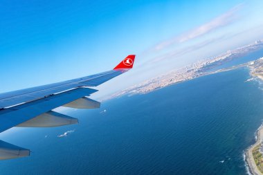 Airbus A330 - 300 wing wing Türk Hava Yolları'nın Airbus A-330 uçakla gökyüzünde 27 Aralık sırasında aygıt ipucu. 2017 Türkiye'de 