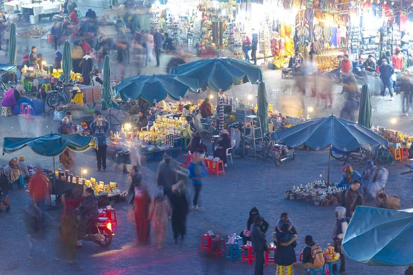 マラケシュや町メディナとジャマ フナ市場正方形の古い部分とマラケシュのパノラマ ビュー — ストック写真