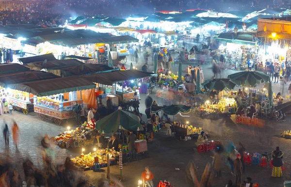 Marakeş veya Marakeş eski şehir Medine ve Jamaa el Fna pazar meydanında parçası ile panoramik manzaralı