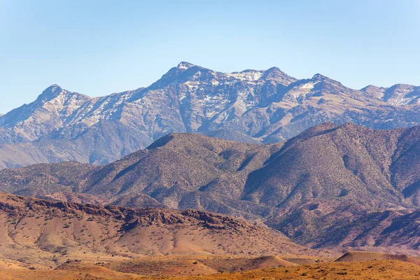 Afrika, peyzaj orta Atlas Dağları'nın kuzey kesiminde yüksek Atlas Dağları