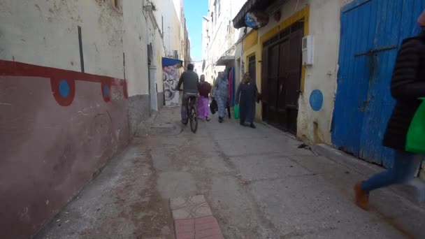 Essaouira Ene Antigua Medina Con Arquitectura Tradicional Turistas Habitantes Ciudad — Vídeos de Stock