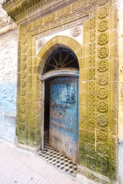 Eski Medine bölgesinde Fas geleneksel kapı