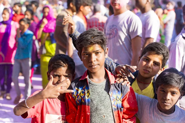 Adolescentes Indios Celebrando Holi Mathura Febrero 2018 India —  Fotos de Stock