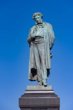 Moskova'da Puşkin yazar anıt