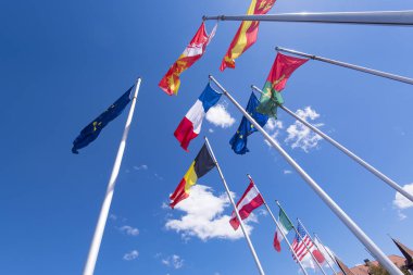 Avrupa bayrak ve dünya ülkelerinin bayrakları 