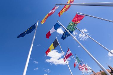 Avrupa bayrak ve dünya ülkelerinin bayrakları 