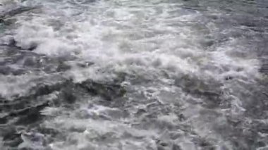 Nehir akan bahar Nehri akış