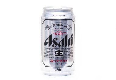 Osaka - 3 Kasım - Alüminyum Kutuda Asahi Birası, 3 Kasım 'da Osaka' da beyaz arka planda izole edildi. Japonya 'da 2019. Tokyo, Japonya merkezli bir bira ve meşrubat şirketidir..