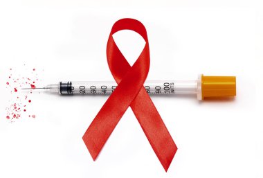 Uyuşturucunun sembolü olarak Kanlı Şırınga ve Aids Sembolü olarak Kırmızı Kurdele veya Beyaz Arkaplan 'da Hiv farkındalığı, Dünya' daki Hiv salgınının konsepti