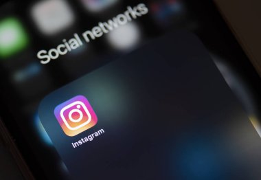 Ny - 25 Kasım 2019 'da Usa' da Karanlık Tema ve Instagram Uygulaması veya Cep Telefonu Ekranı Uygulaması