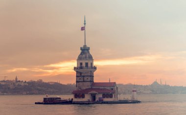 İstanbul - 31 Aralık: 31 Aralık akşamı İstanbul 'da İstanbul, Maiden' s Tower veya Kiz Kulesi 'nde. Türkiye 'de 2019