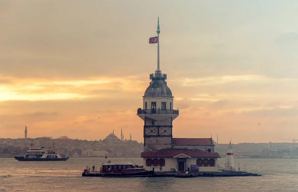 Istanbul Dic Tarde Estambul Torre Doncella Kiz Kulesi Por Noche — Foto de Stock