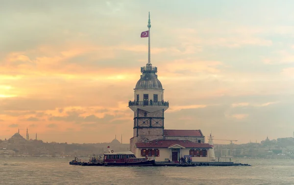 Istanbul Dic Tarde Estambul Torre Doncella Kiz Kulesi Por Noche — Foto de Stock