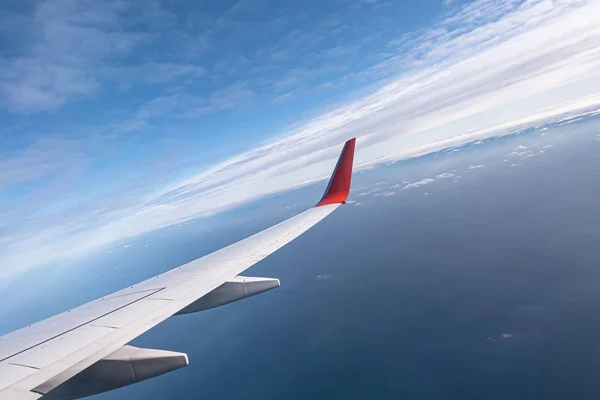 Cielo Través Ventana Aeronaves Salida Del Sol Por Encima Las — Foto de Stock