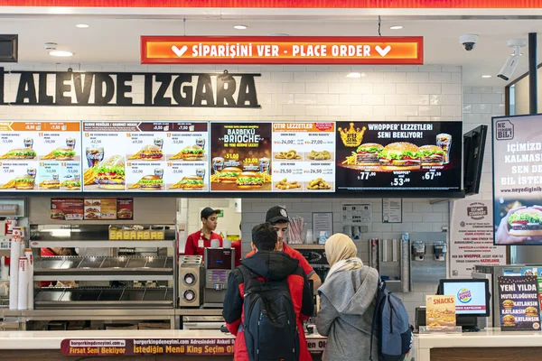 Istanbul Jan Interior Restaurante Burger King Com Visitantes Istambul Dia — Fotografia de Stock