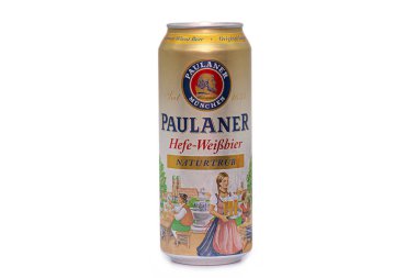 Münih - 14 Şubat - Paulaner Bira Kutusu 14 Şubat 'ta Münih' te beyaz arka planda izole edildi. Almanya 'da 2020