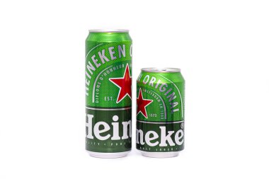 Berlin - 19 Şubat - Alüminyum kutuda Heineken Birası ve 19 Şubat 'ta Berlin' de beyaz arka planda izole edilmiş yeni tasarım. Almanya 'da 2020