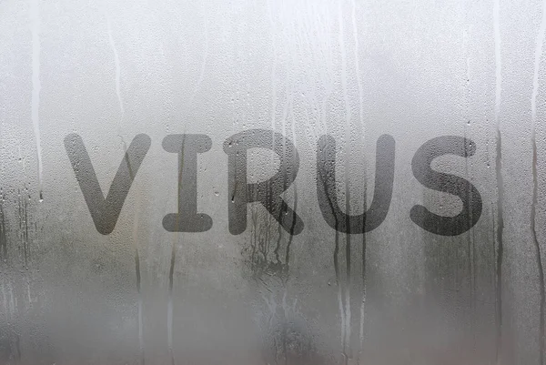 Virus Λέξη Για Την Υγρή Επιφάνεια Παράθυρο Νερό Και Σταγόνες — Φωτογραφία Αρχείου