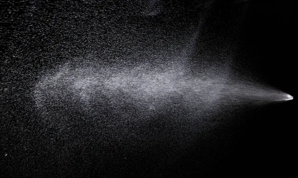 Su damlaları, siyah arkaplanda su damlaları.