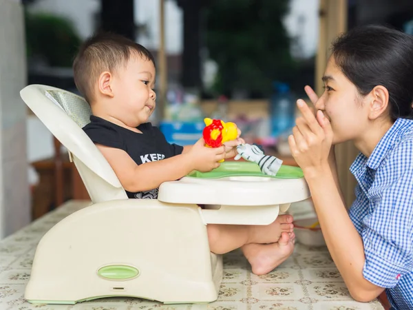 Mãe e filho — Fotografia de Stock