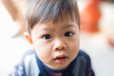 bebek yüz ifadesi