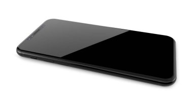 Beyaz arka plan üzerinde izole boş ekran ile siyah akıllı telefonlar.