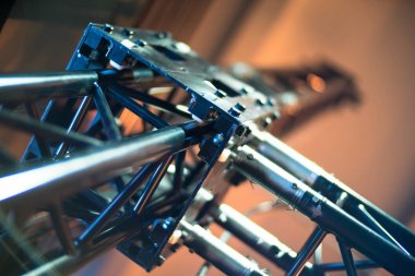 Siyah, alüminyum sahne makasları.