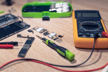 Akıllı telefon tamir aletleri. Şablon, model.