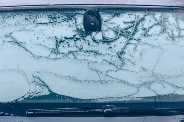 Frost on the car. Details of the car. Getting the sun and frost. — 스톡 사진