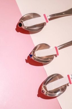 Şeker için zili çal. Düz Lei. Instagram içeriği. Mücevher markası. Valen