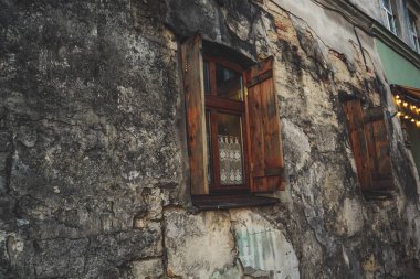 Lviv 'in eski sokakları. Avusturya mimarisi. Şehir detayları. Şey...