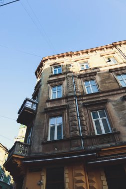 Lviv 'in eski sokakları. Avusturya mimarisi. Şehir detayları. Şey...
