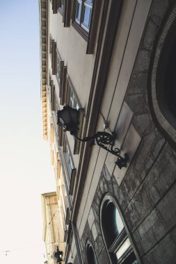 Lviv 'in eski sokakları. Avusturya mimarisi. Şehir detayları. Şey...