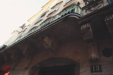 Lviv 'in eski sokakları. Avusturya mimarisi. Şehir detayları. Şey...