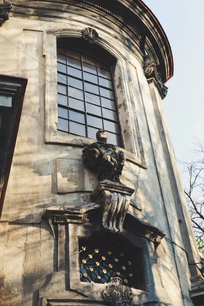 Old streets of Lviv. Austrian architecture. City details. The at — Stock Photo, Image