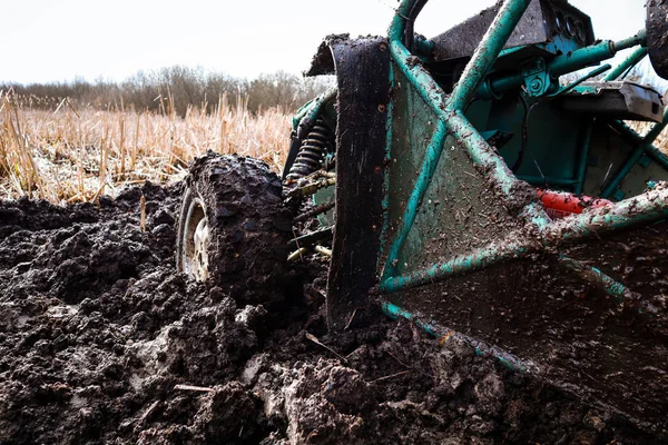 Met Auto Buggy Door Het Bos Rijden Offroad Trip Naar — Stockfoto