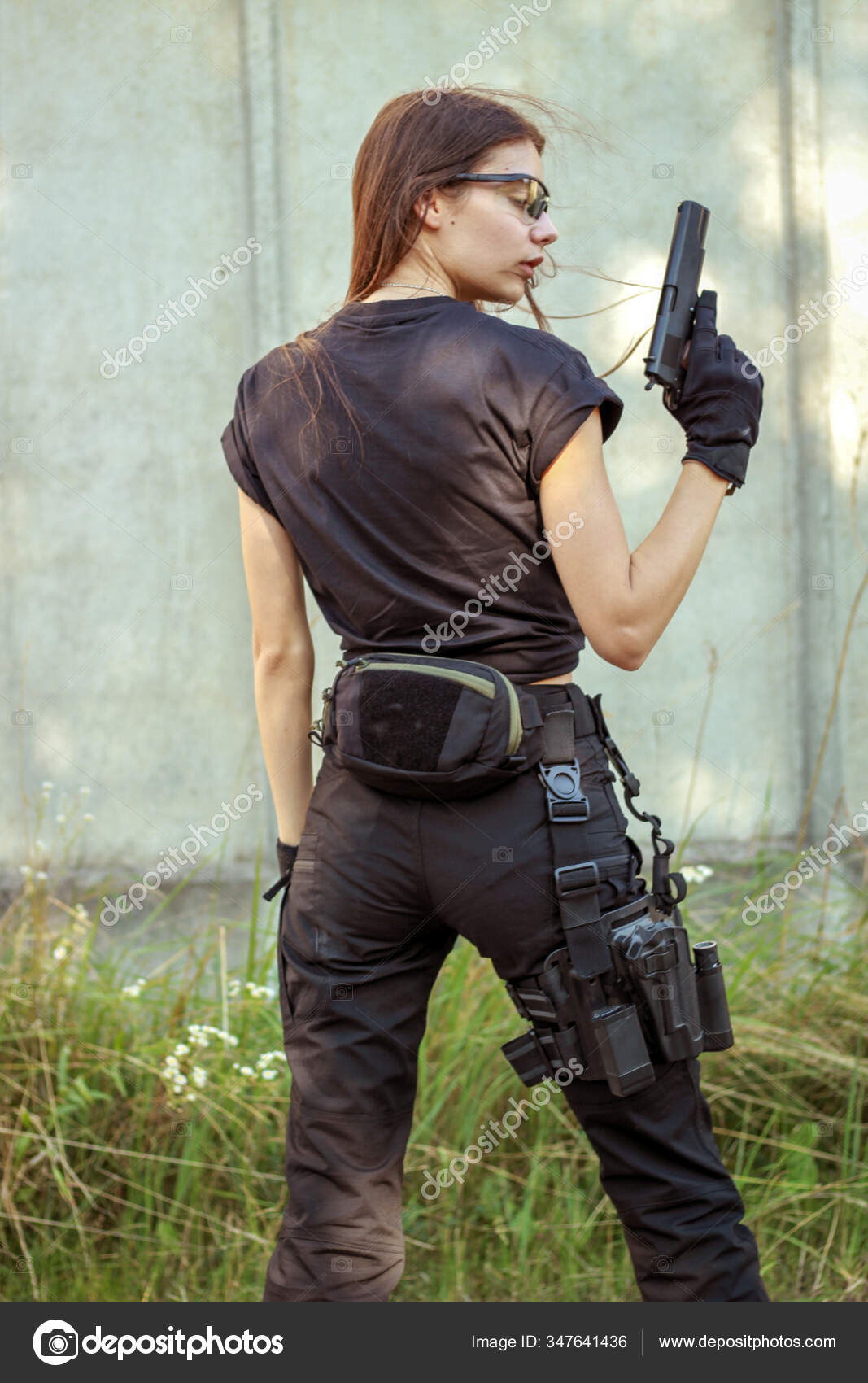 Chica Con Ropa Táctica Con Arma Mujer Militar Camiseta Pantalones