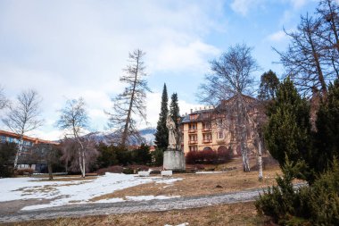 Dağlarda mimarlık yapıyorum. Stary Smokovec 'teki eski evler. Yüce Tatras. Slovakya.