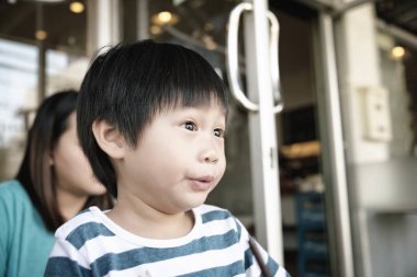 Arayan çocuklar tarafından şaşırttı: portre