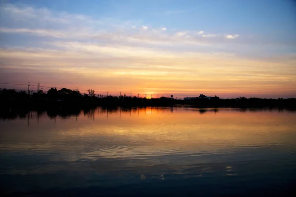 Захід сонця на озері — стокове фото